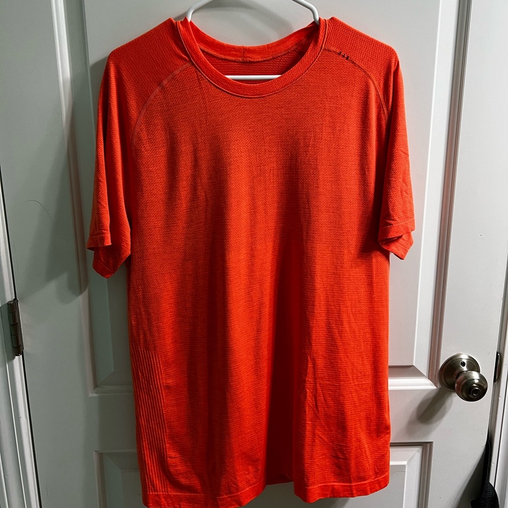 Lululemon Metal Vent TShirt, Medium